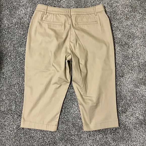 St John's Bay Women’s Capris, mid rise, slender fit, size 14, new with tags - Picture 13 of 15